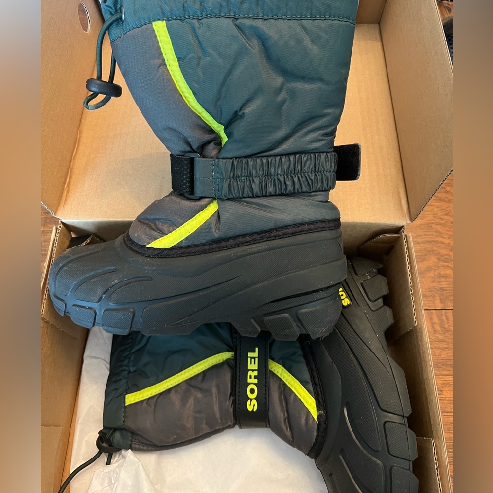 Sorel kids flurry boots